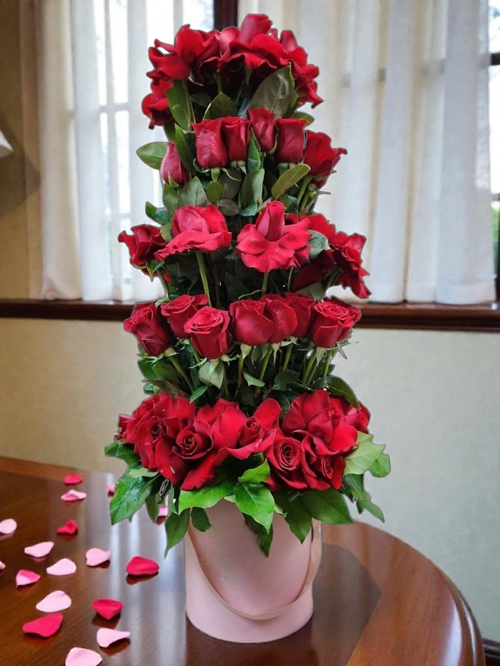 Elegant tower of red roses