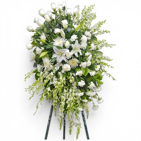 Fond Tribute Standing spray