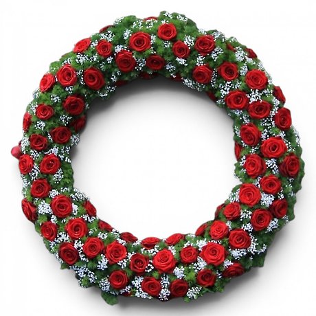 Red rose meadow wreath